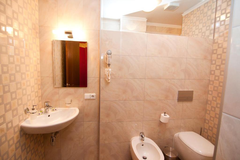 Road Star Hotel Dnipro Oda fotoğraf